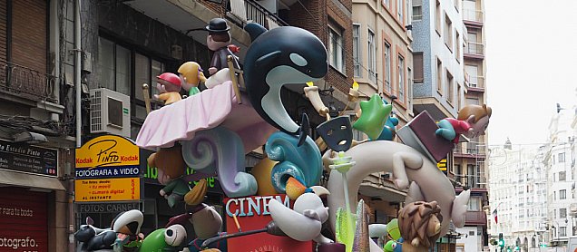 Foto de la falla Càmara... I Acció