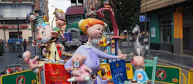 Foto de la falla ¡Quins Yayos Més Guais!