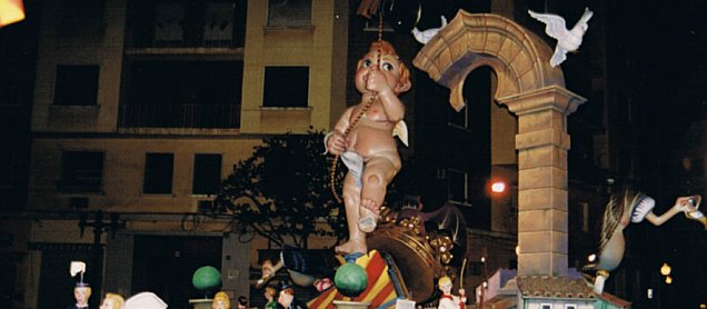 Foto de la falla Donant la Campanada