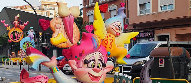 Foto de la falla Dona Color