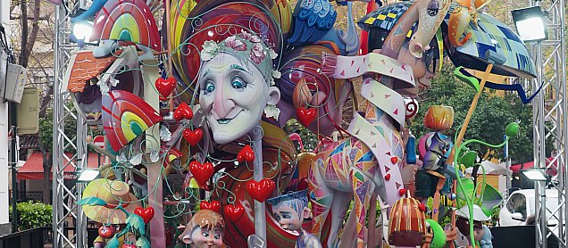 Foto de la falla Tú Tries