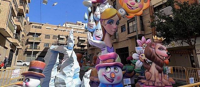 Foto de la falla ¿Metereo...llògic?