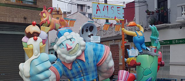 Foto de la falla A.m.s.e. : Associació de Mònstruos que Sí Existixen