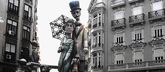 Foto de la falla Tot Un Univers Açò de L´Imserso