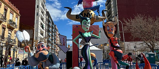 Foto de la falla Societat Contenta Per Abundància de Cornamenta