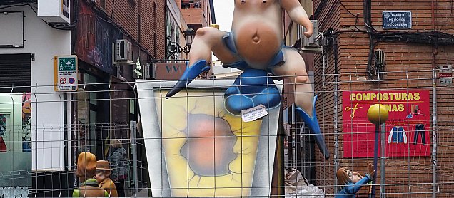 Foto de la falla Un Dimoni Hem de Plantar, Per a Les Males Influències Espantar