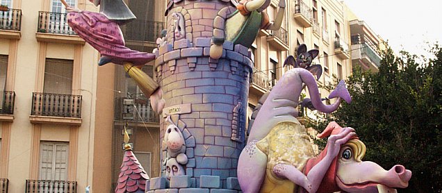 Foto de la falla Un Castell de Crisis