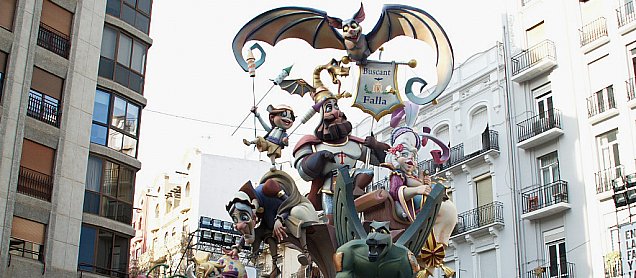 Foto de la falla Anem a Fer... Història