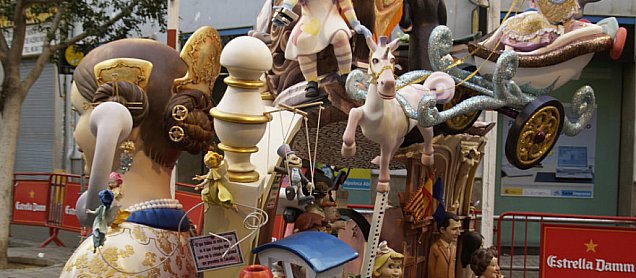 Foto de la falla ¡a la Chiqueta...!